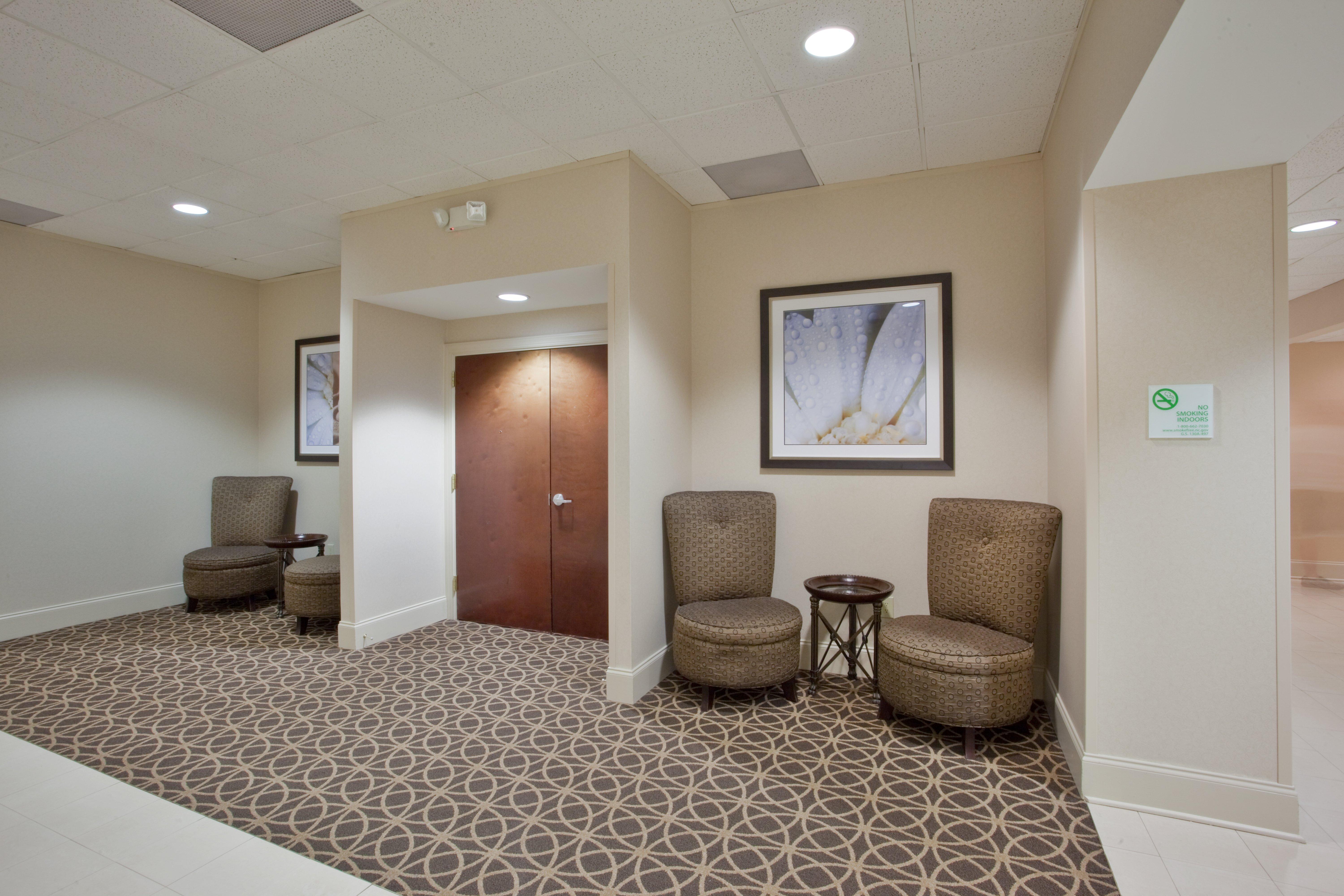 Doubletree By Hilton Raleigh Midtown, Nc Hotel Exterior photo
