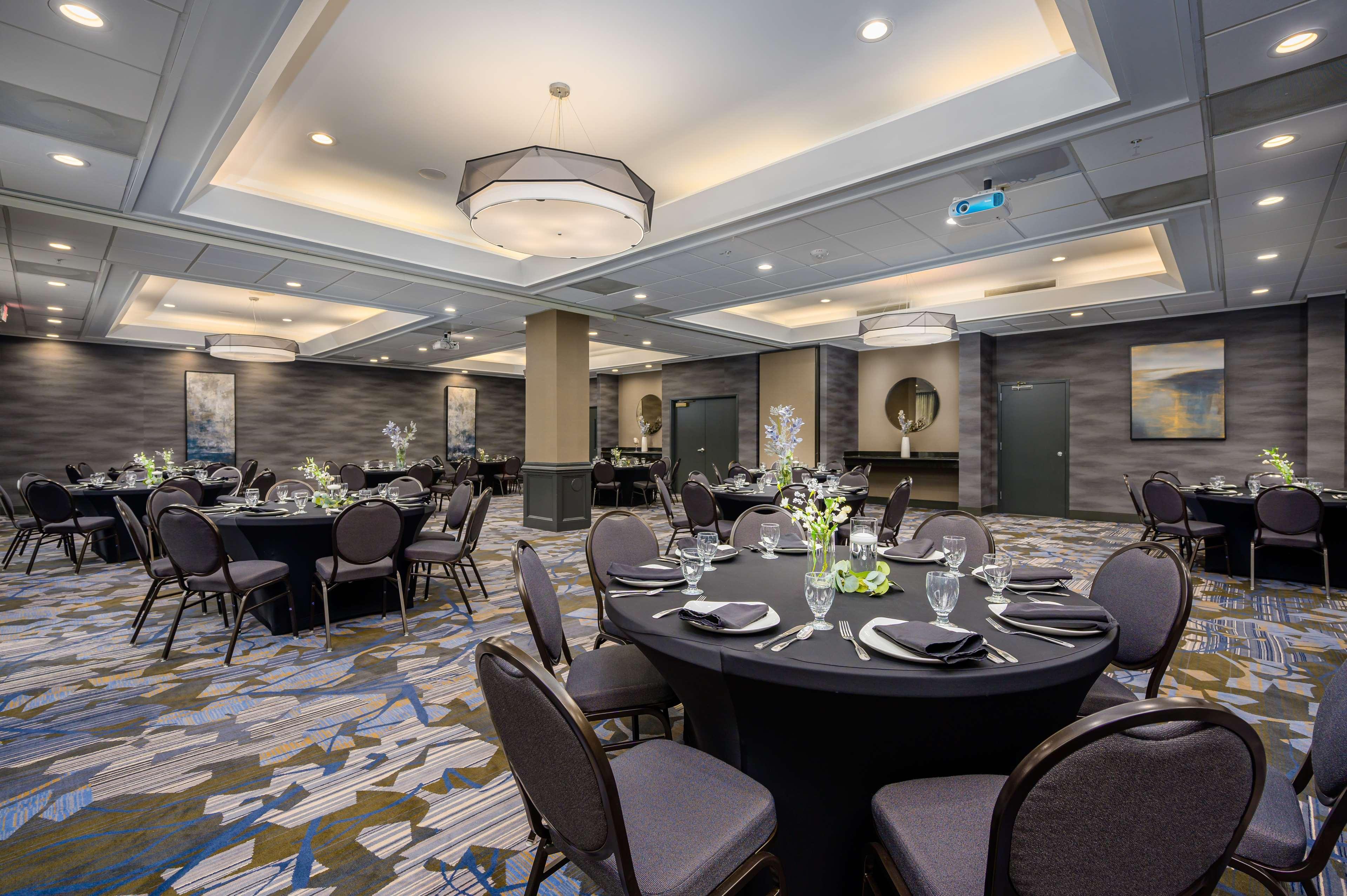 Doubletree By Hilton Raleigh Midtown, Nc Hotel Exterior photo