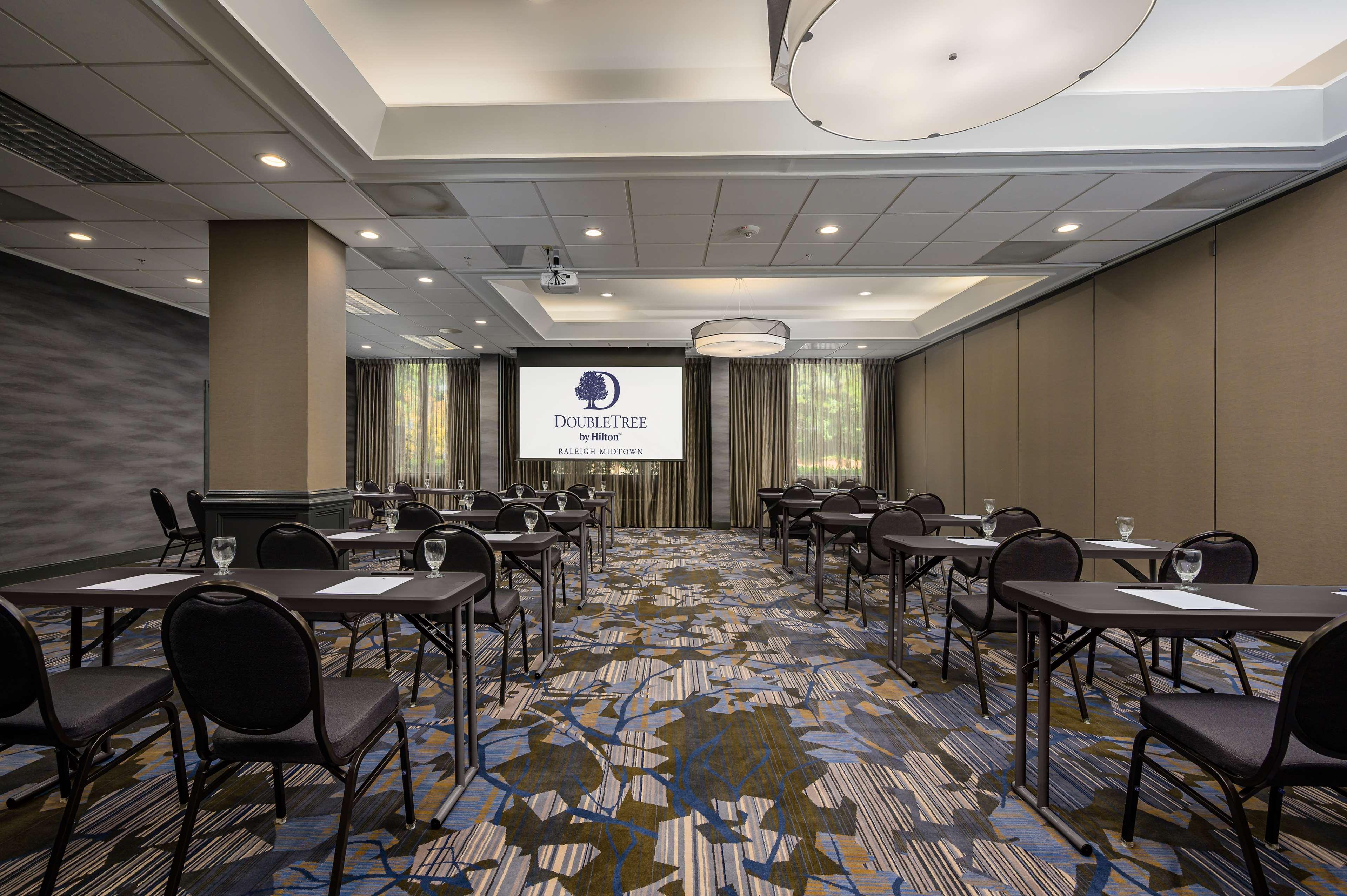 Doubletree By Hilton Raleigh Midtown, Nc Hotel Exterior photo